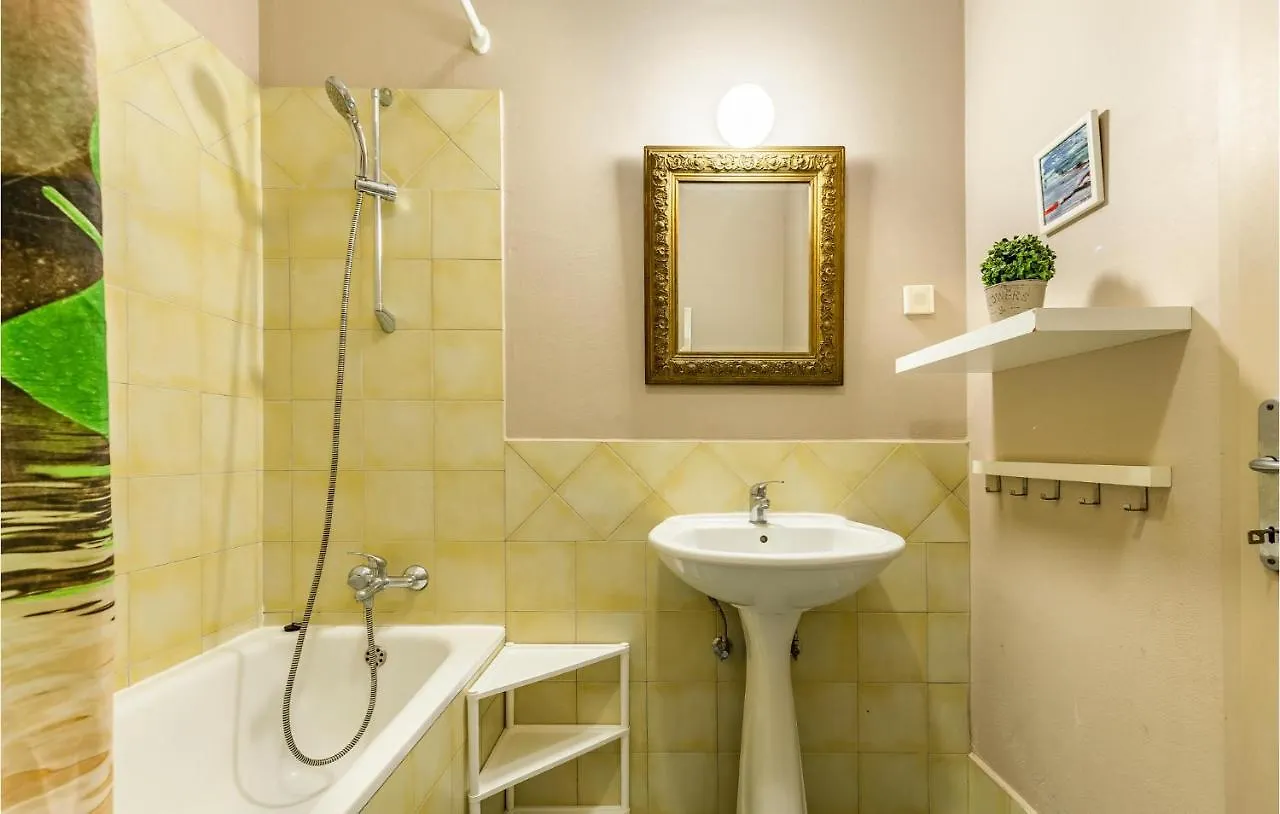 Lovely Apartment In Fazana With Wifi 0*,  Kroatien